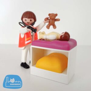 Playmobil Kinderarts Met Baby op commode